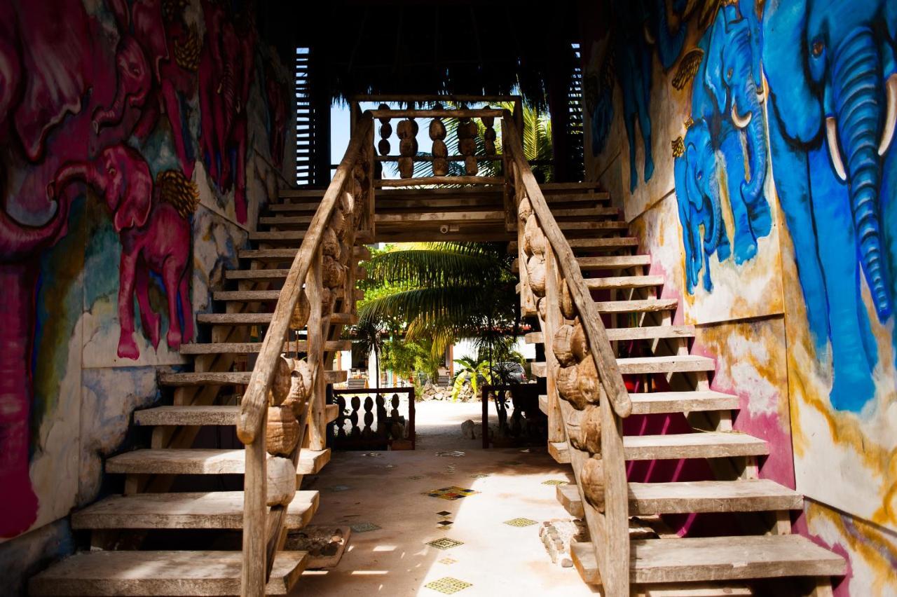 Nacional Beach Club & Bungalows Mahahual Exterior photo